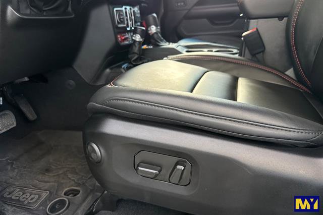 Used 2025 Jeep Wrangler Rubicon w/ Safety Group image 13