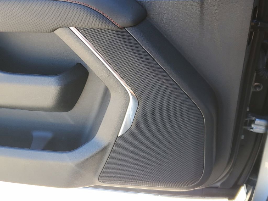 Used 2025 Chevrolet Suburban RST image 28