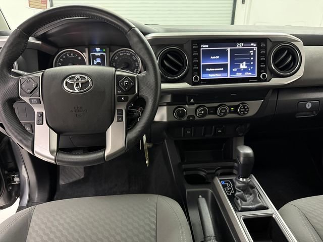 Used 2022 Toyota Tacoma SR5 w/ SR5 Appearance Package (SM) AWD/4WD image 32