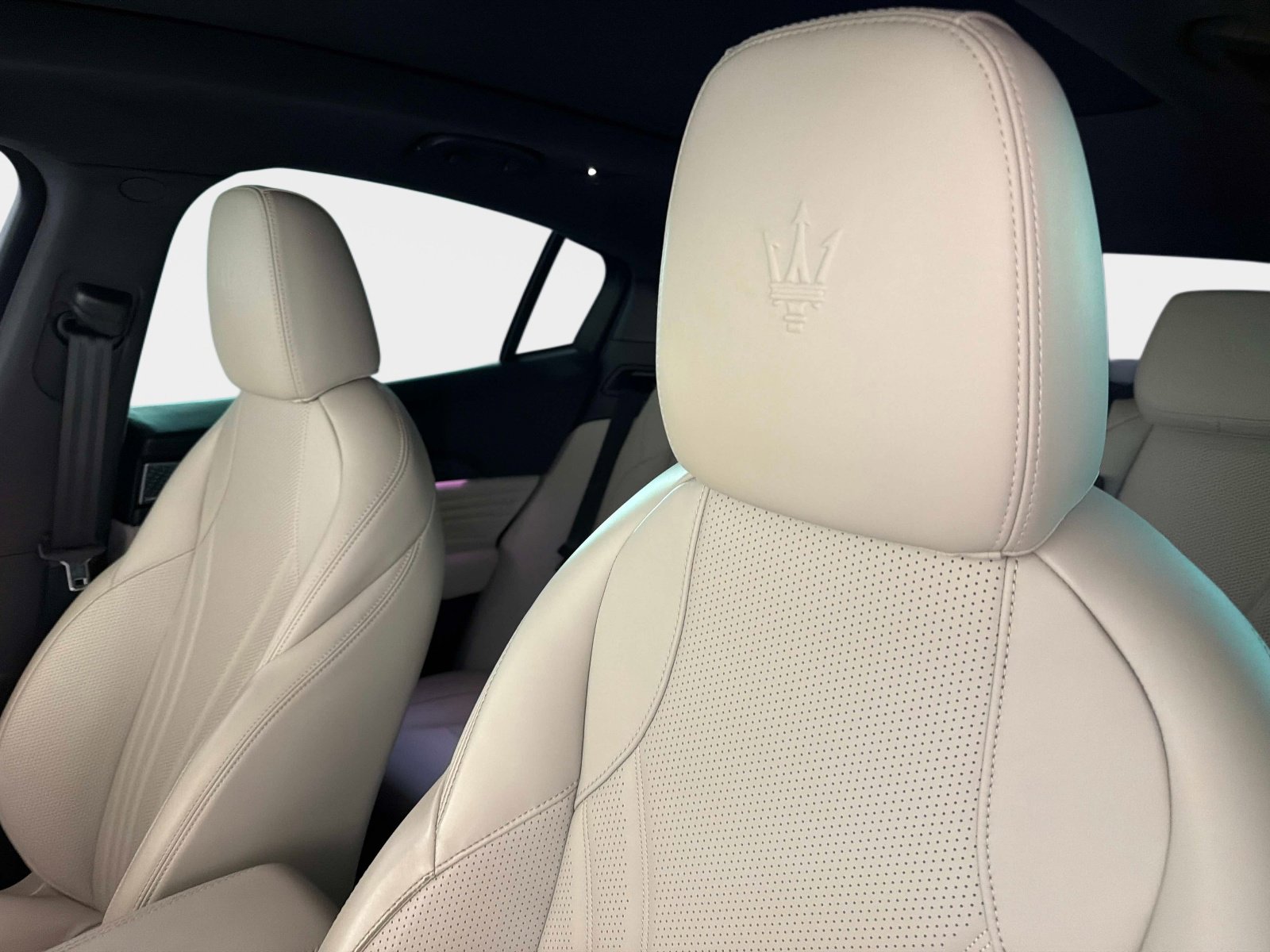 Used 2023 Maserati Grecale Modena AWD/4WD image 41