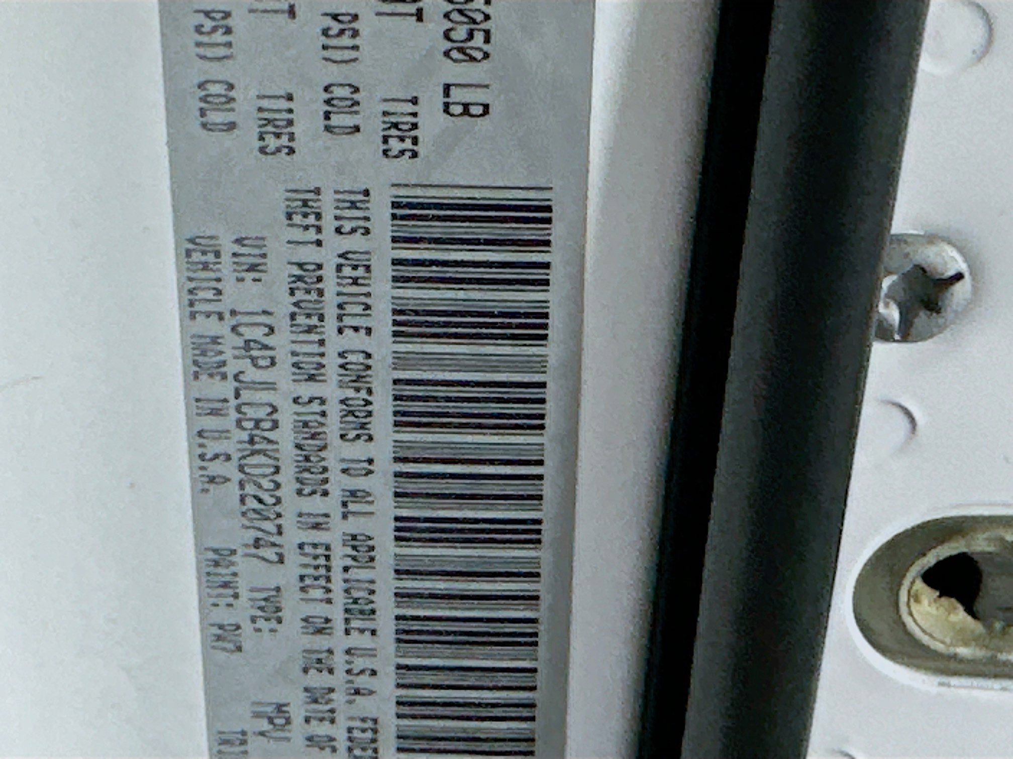 Used 2019 Jeep Cherokee Latitude w/ Popular Appearance Group image 12