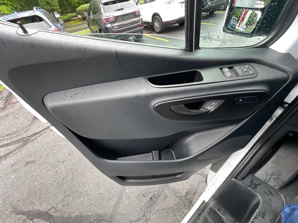 Used 2024 Mercedes-Benz Sprinter 2500 image 9