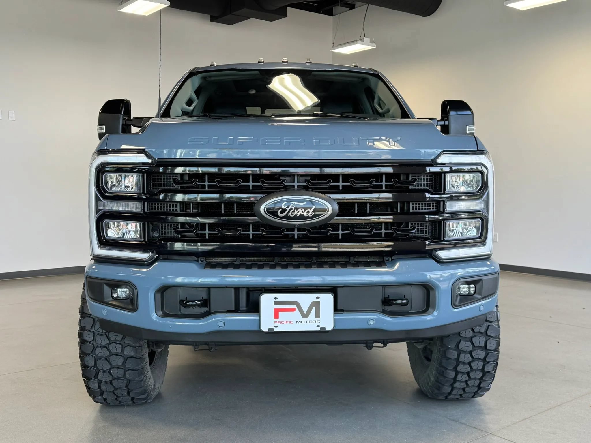 Used 2023 Ford F350 Lariat w/ Lariat Ultimate Package AWD/4WD image 3