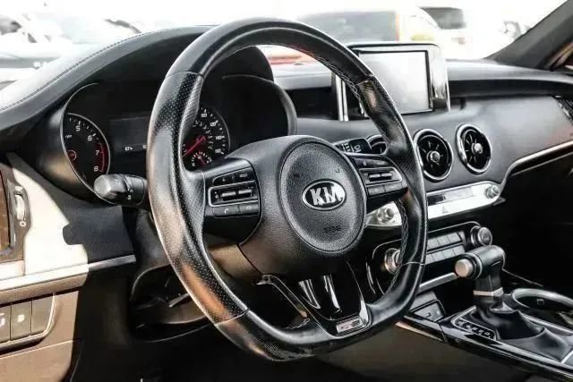 Used 2021 Kia Stinger GT-Line RWD image 16