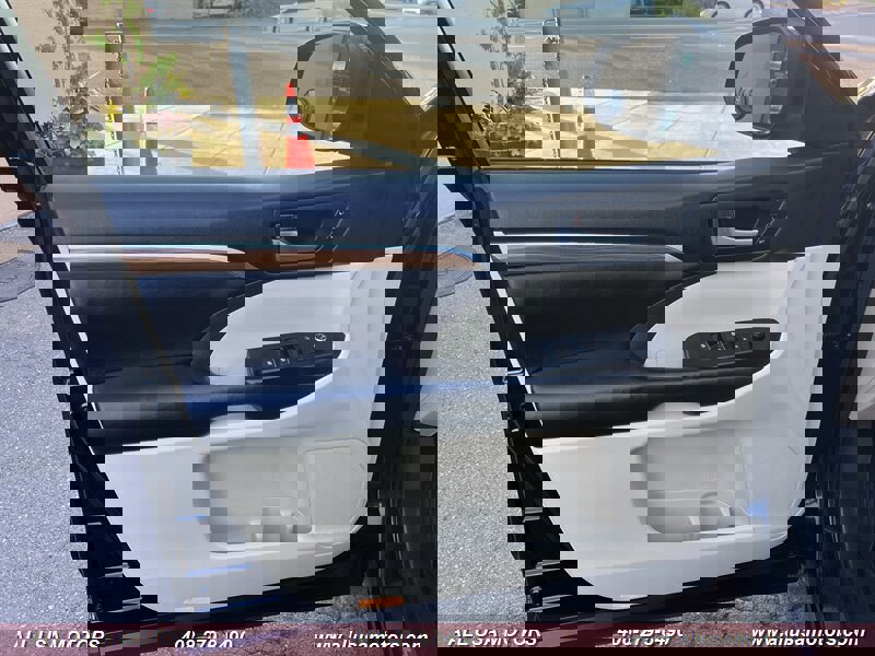 Used 2017 Toyota Highlander Limited image 17