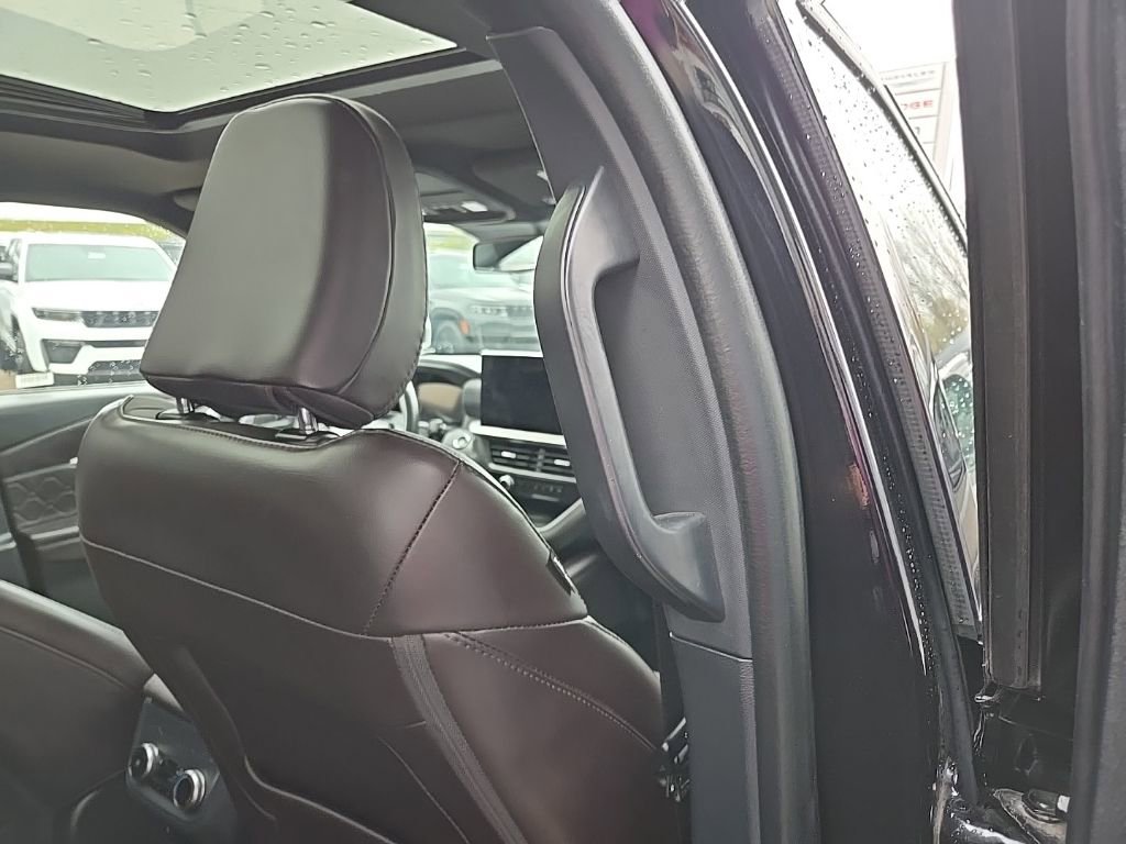 Used 2025 Ford Explorer Platinum w/ LUX Leather Package AWD/4WD image 79