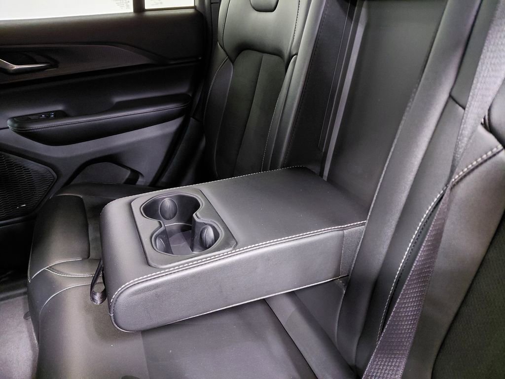 Certified 2025 Jeep Grand Cherokee Altitude AWD/4WD image 40