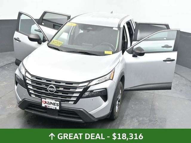 Used 2024 Nissan Rogue S image 60