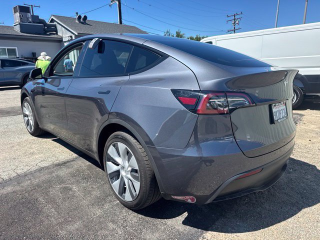 Used 2023 Tesla Model Y 2WD image 7