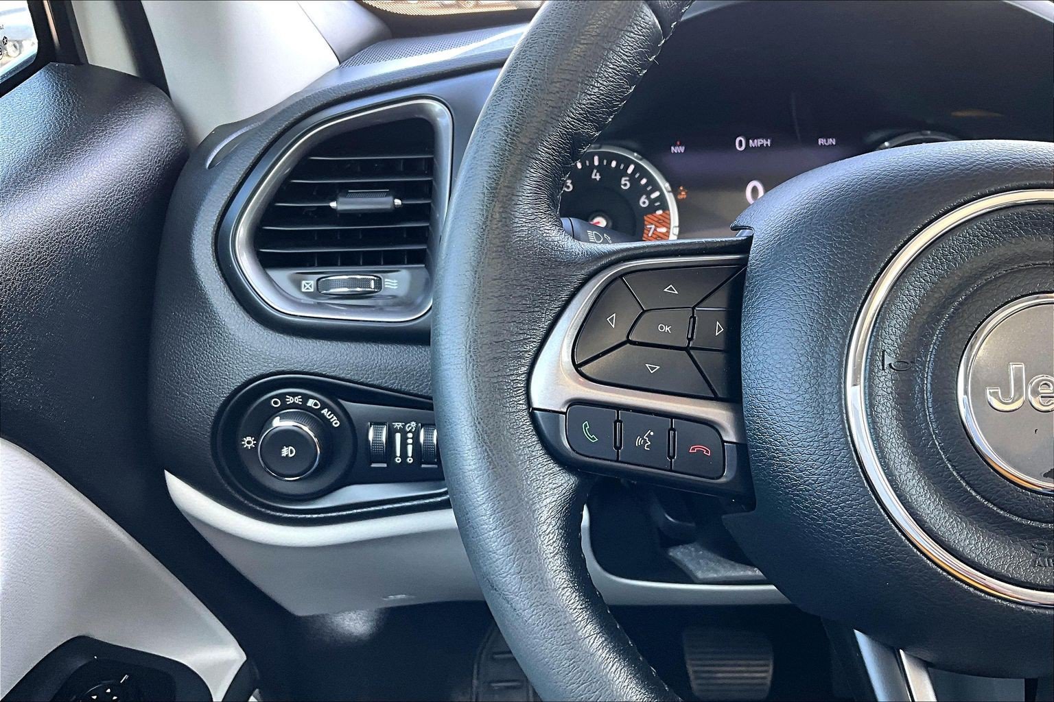 Used 2022 Jeep Renegade Limited w/ Sun, Sound & Wheels Group AWD/4WD image 19