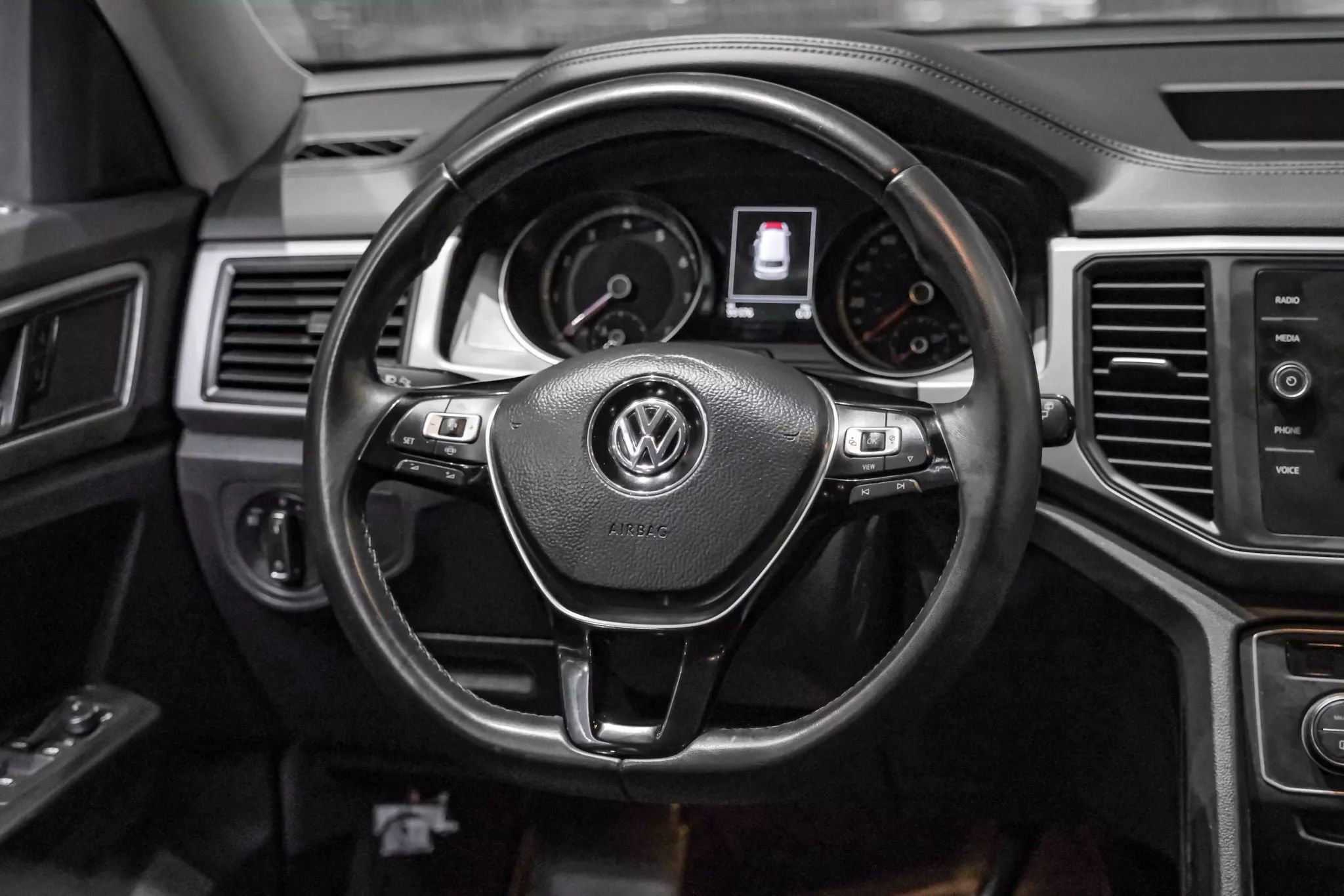 Used 2020 Volkswagen Atlas SE w/ Towing Package image 12