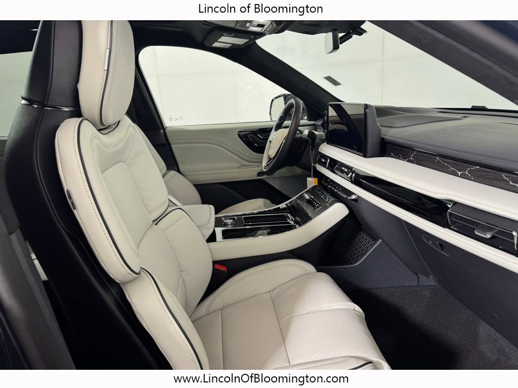 New 2026 Lincoln Aviator Black Label w/ Dynamic Handling Package image 25