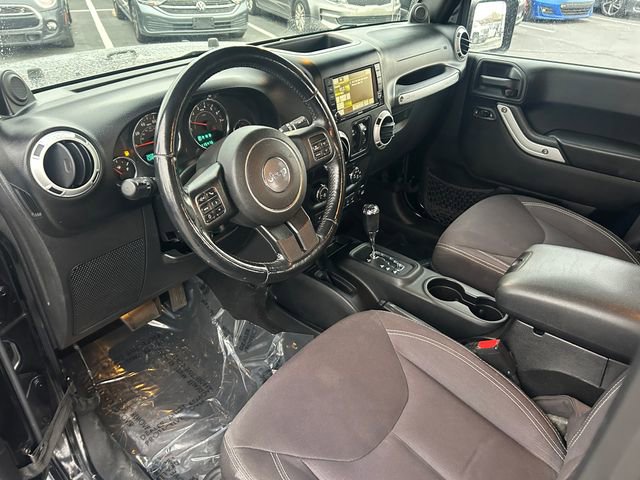 Used 2014 Jeep Wrangler Unlimited Sahara w/ Dual Top Group AWD/4WD image 24