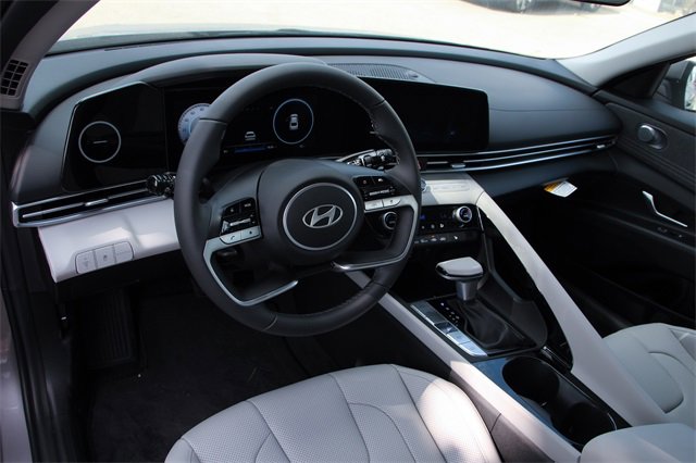 New 2025 Hyundai Elantra Limited image 7