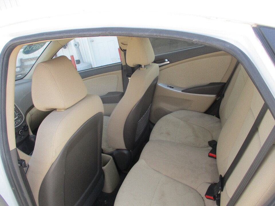 Used 2014 Hyundai Accent GLS FWD image 8