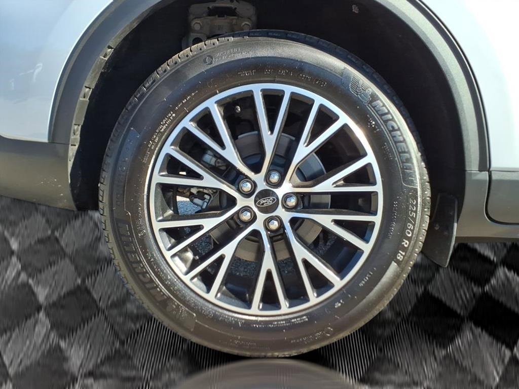 Used 2025 Ford Escape SE image 9