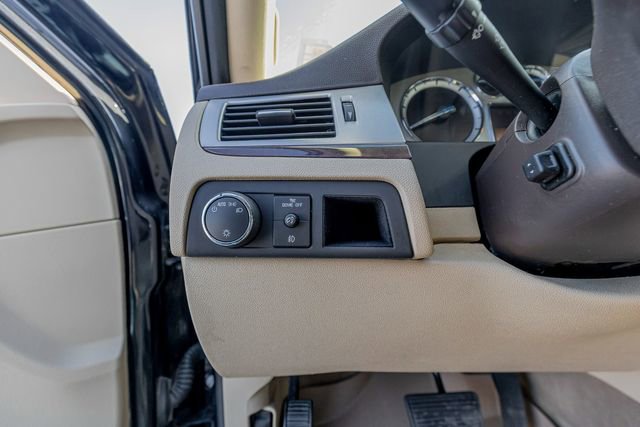 Used 2014 Cadillac Escalade Luxury image 16