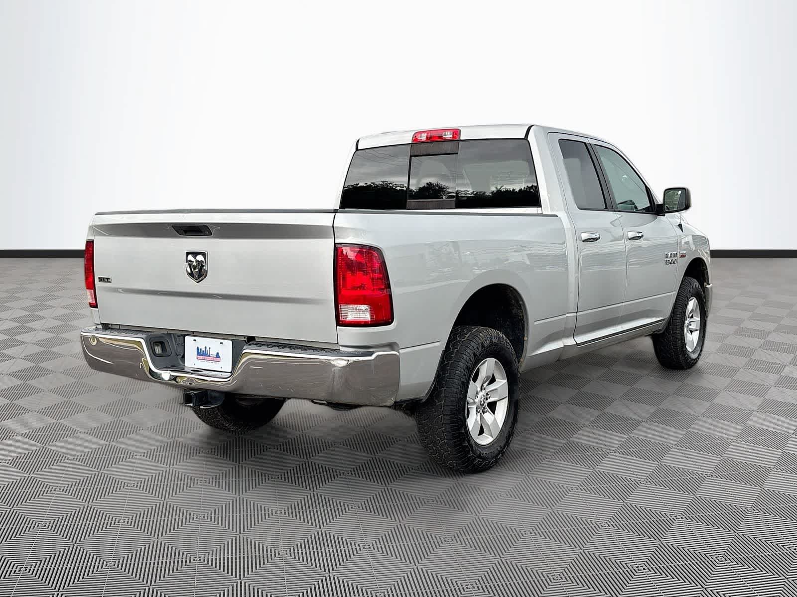 Used 2017 RAM 1500 Classic SLT RWD image 5