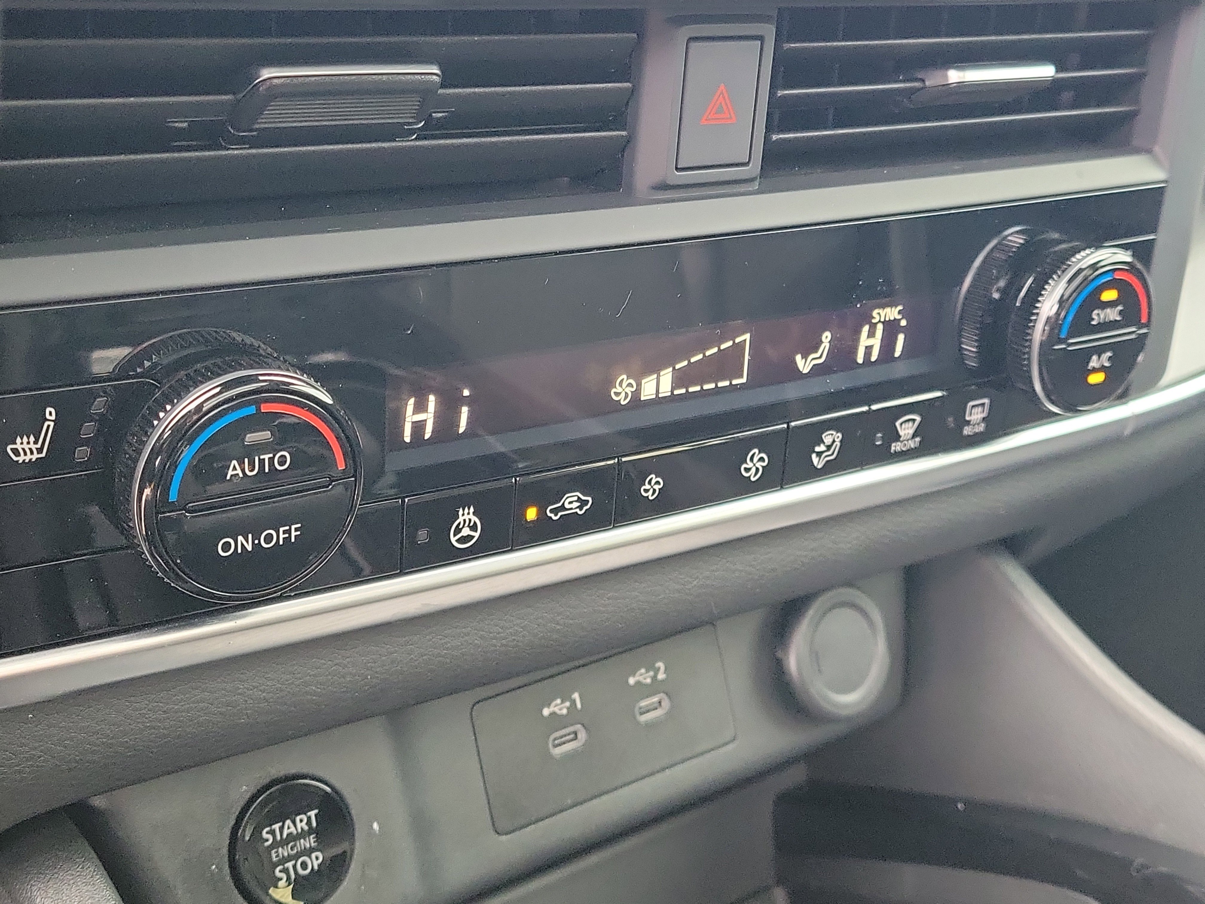 Used 2024 Nissan Rogue SV w/ SV Premium Package image 31