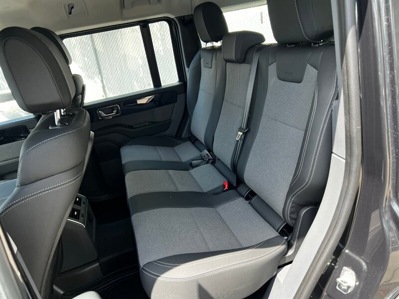 Used 2024 INEOS Grenadier Station Wagon AWD/4WD image 19