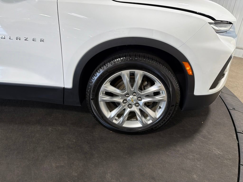 Certified 2019 Chevrolet Blazer LT w/ Sun and Wheels Package AWD/4WD image 39