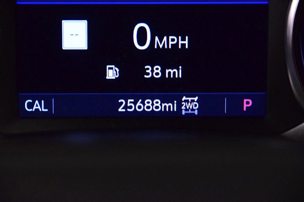 Used 2023 GMC Acadia SLE w/ Driver Convenience Package image 18