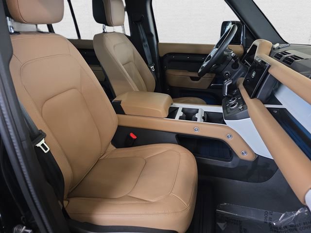 Used 2025 Land Rover Defender 110 X-Dynamic SE image 10