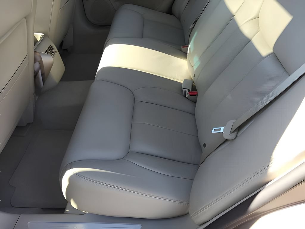 Used 2007 Cadillac DTS Luxury I w/ Sun And Sound Package FWD image 25