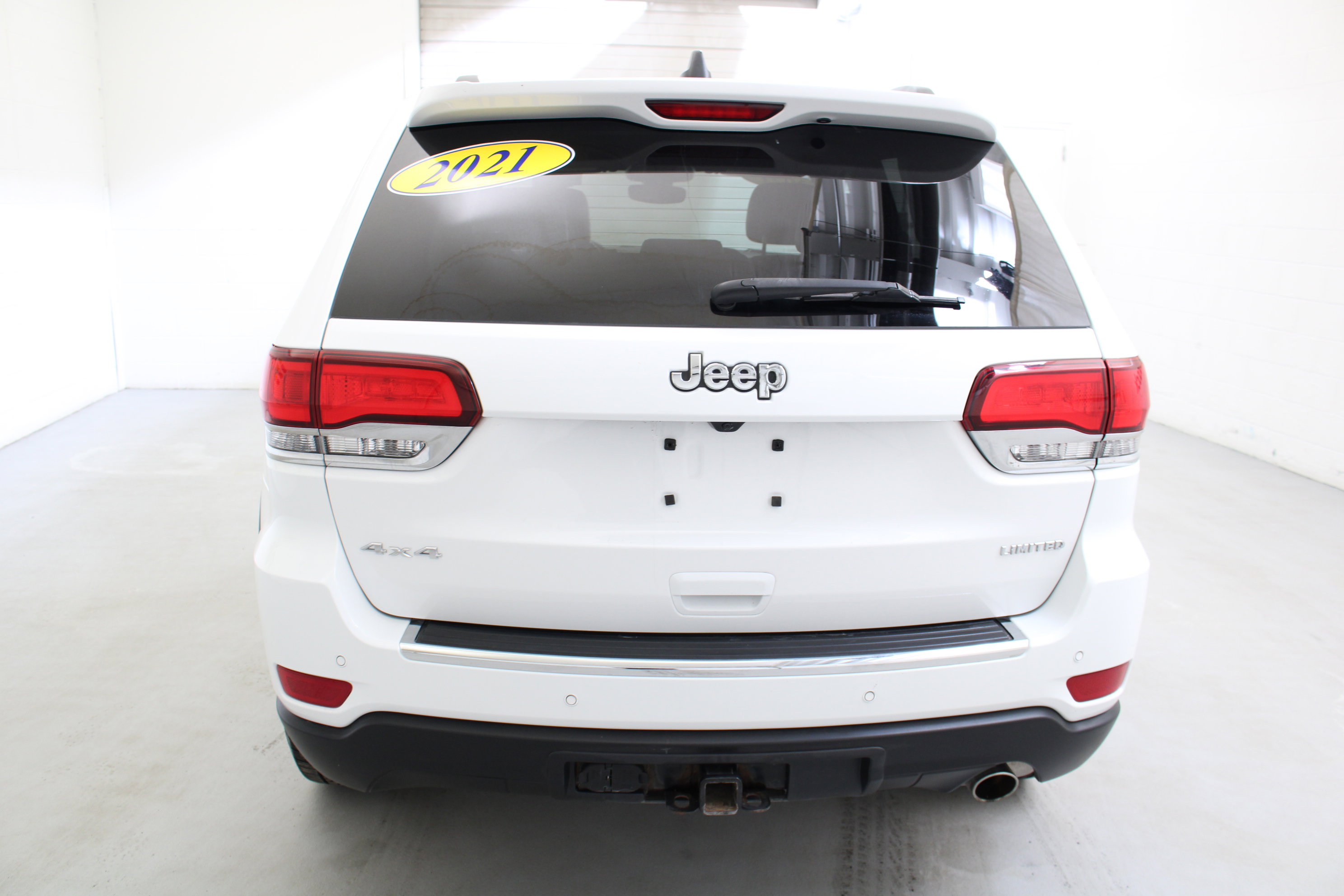 Used 2021 Jeep Grand Cherokee Limited w/ Trailer Tow Group IV image 8