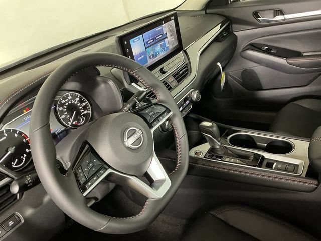 New 2025 Nissan Altima 2.5 SR w/ SR Premium Package image 9