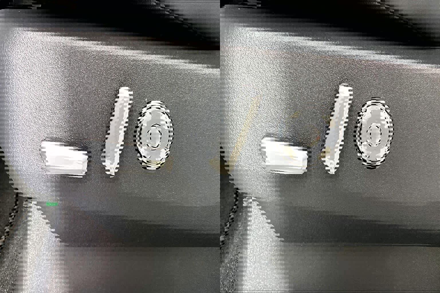 Used 2025 Lincoln Navigator Reserve image 32