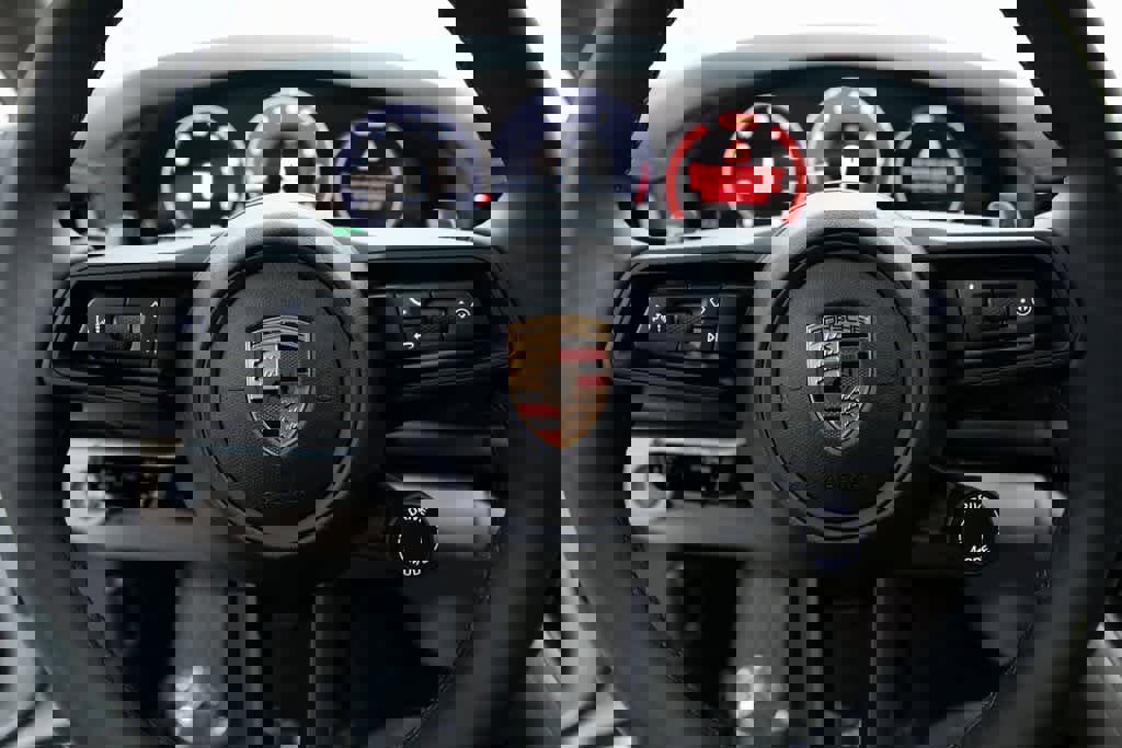 New 2025 Porsche Panamera 4 image 14