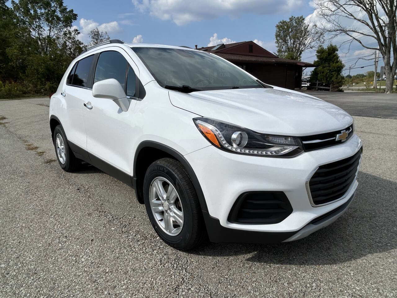 Used 2017 Chevrolet Trax LT w/ Sun & Sound Package image 5