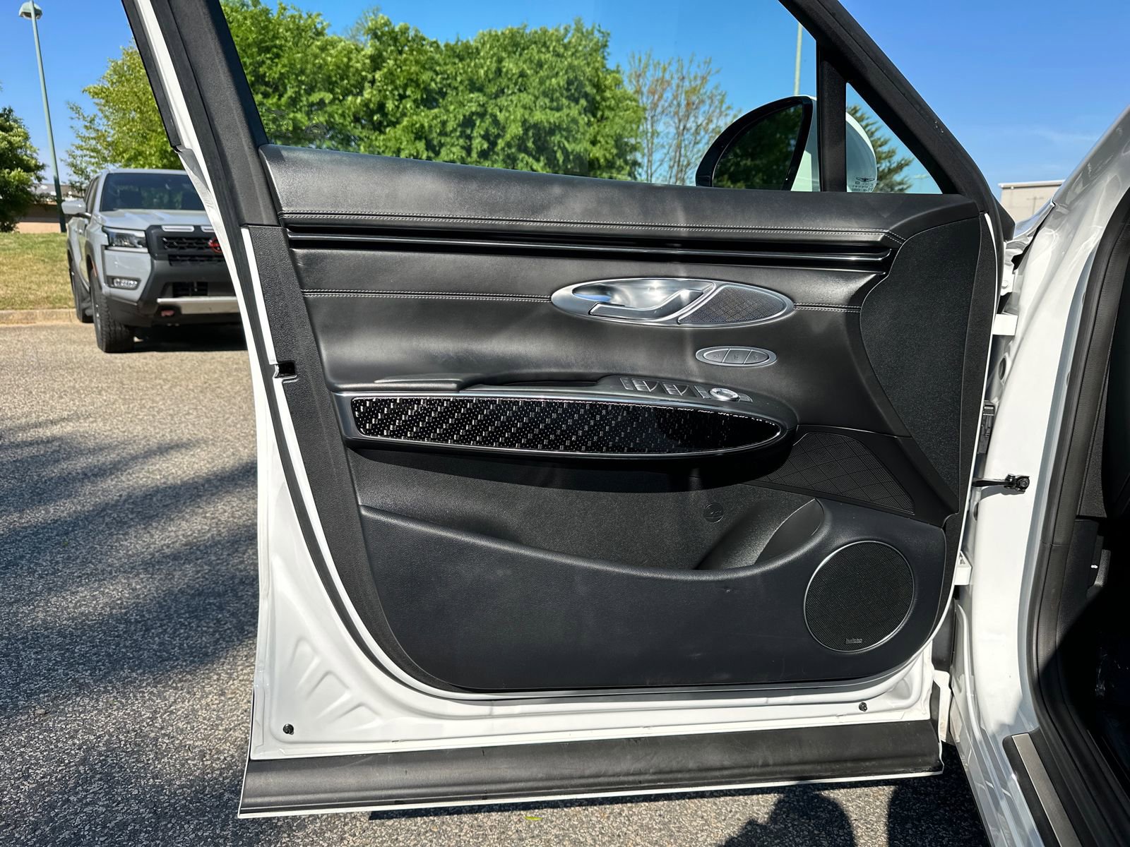 Used 2022 Genesis GV70 3.5T Sport w/ Sport Prestige Package AWD/4WD image 8