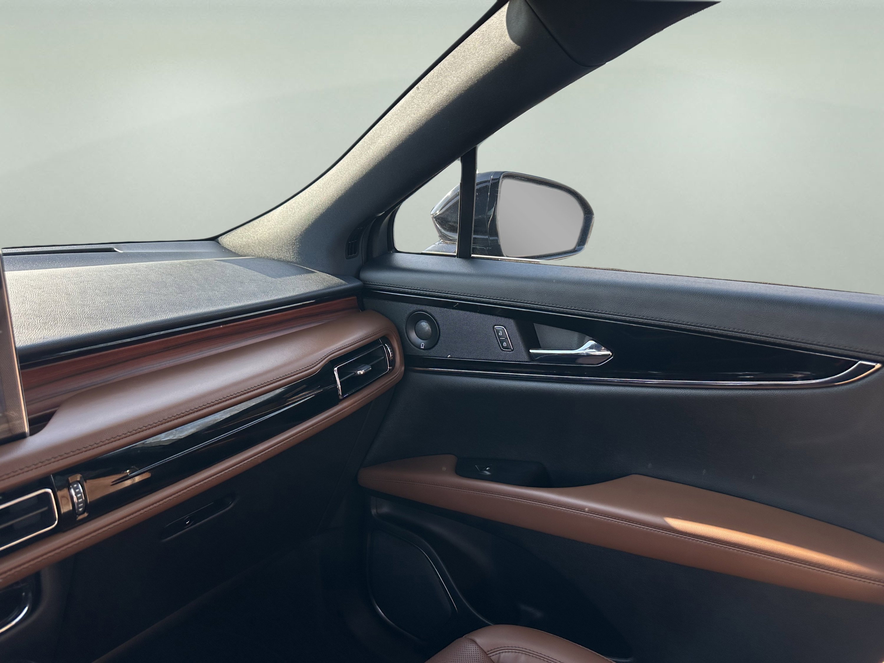 Used 2023 Lincoln Nautilus Reserve w/ Equipment Group 201A image 16