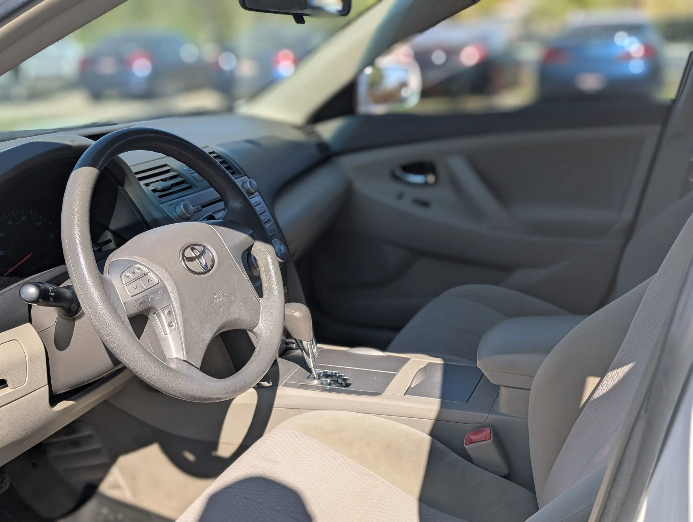 Used 2010 Toyota Camry LE image 24