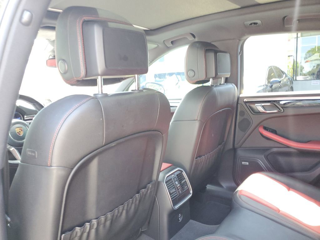 Used 2021 Porsche Macan S AWD/4WD image 14