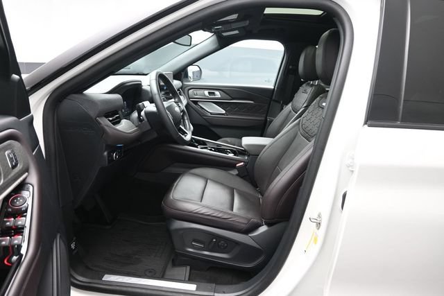 Certified 2025 Ford Explorer Platinum w/ Ultimate Package AWD/4WD image 10