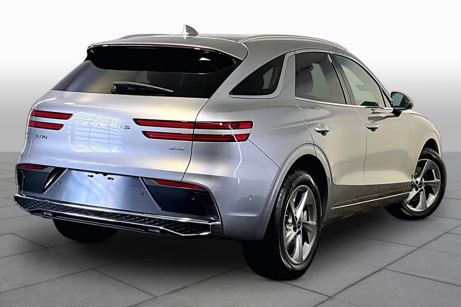 Used 2026 Genesis GV70 2.5T Advanced AWD/4WD image 13