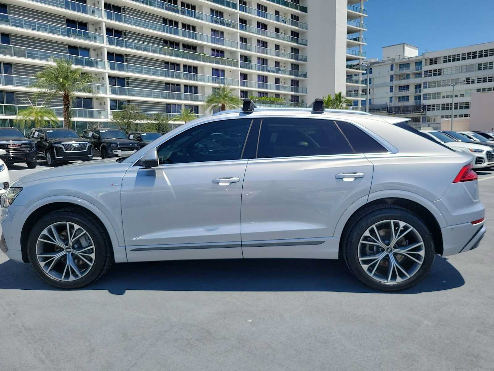 Used 2021 Audi Q8 Premium Plus w/ Premium Plus Package AWD/4WD image 3