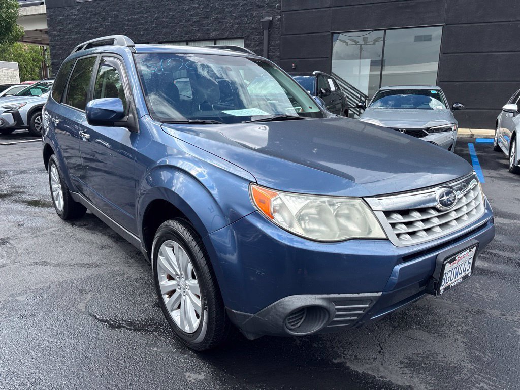 Used 2013 Subaru Forester 2.5X Premium w/ All-Weather Pkg AWD/4WD image 2