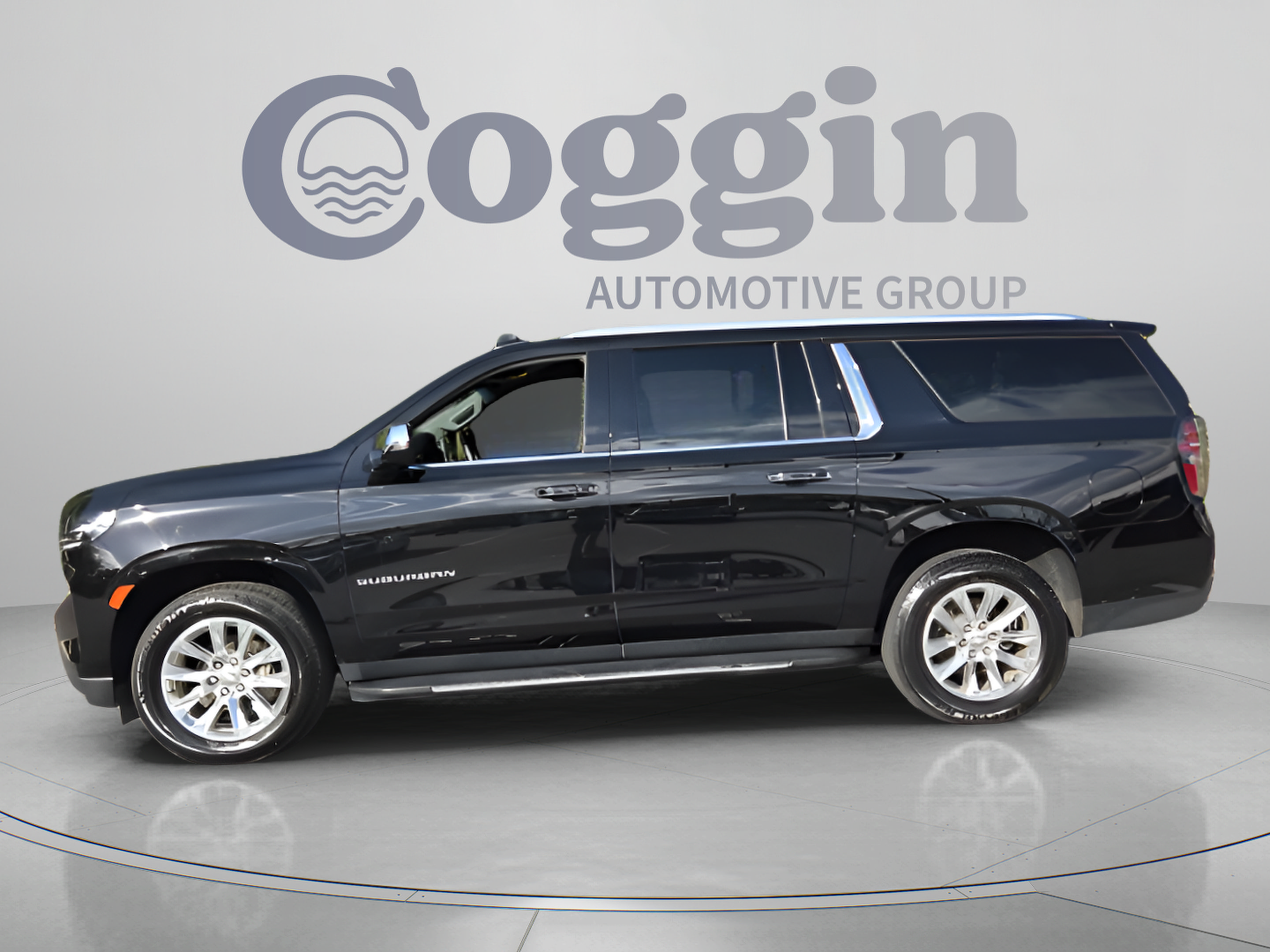 Used 2024 Chevrolet Suburban Premier AWD/4WD image 2