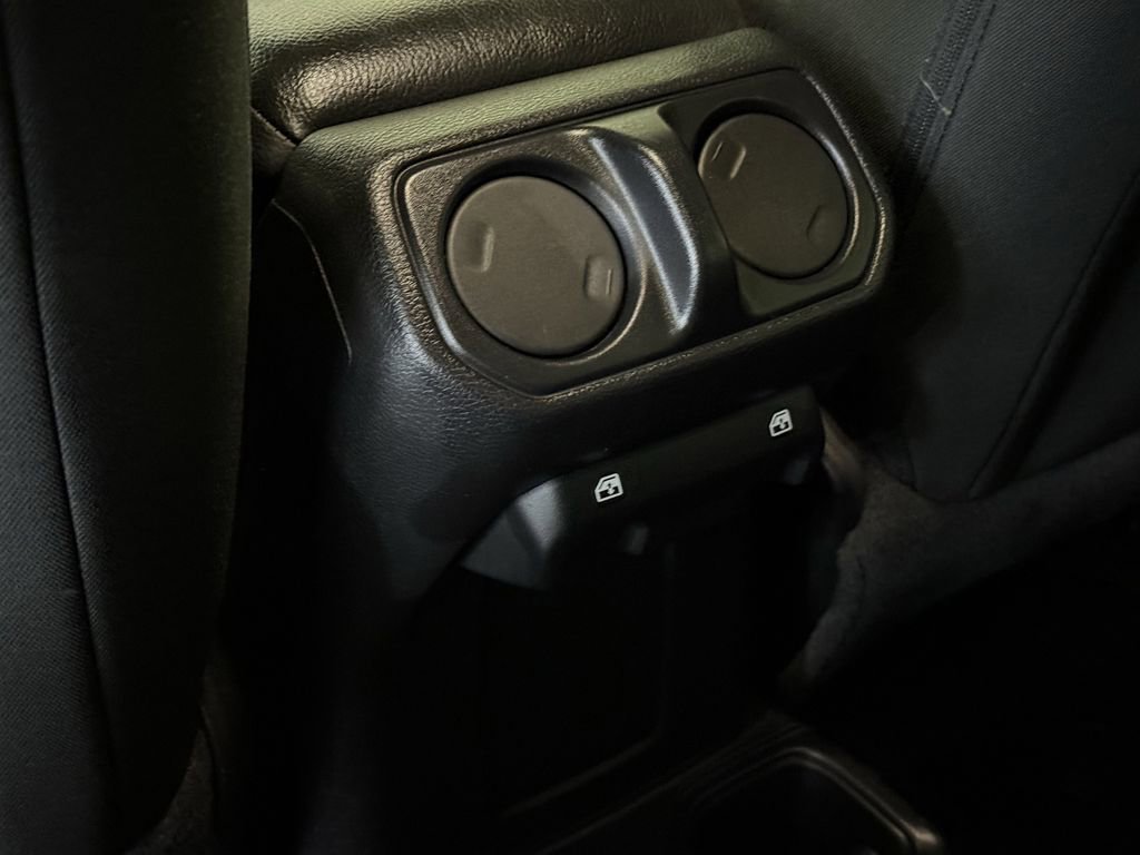 Used 2021 Jeep Wrangler Unlimited Sport image 34