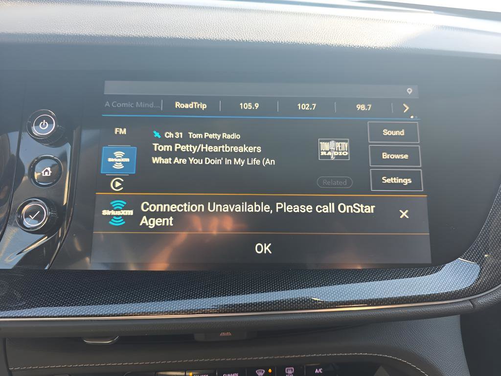 Certified 2021 Buick Envision Essence image 25