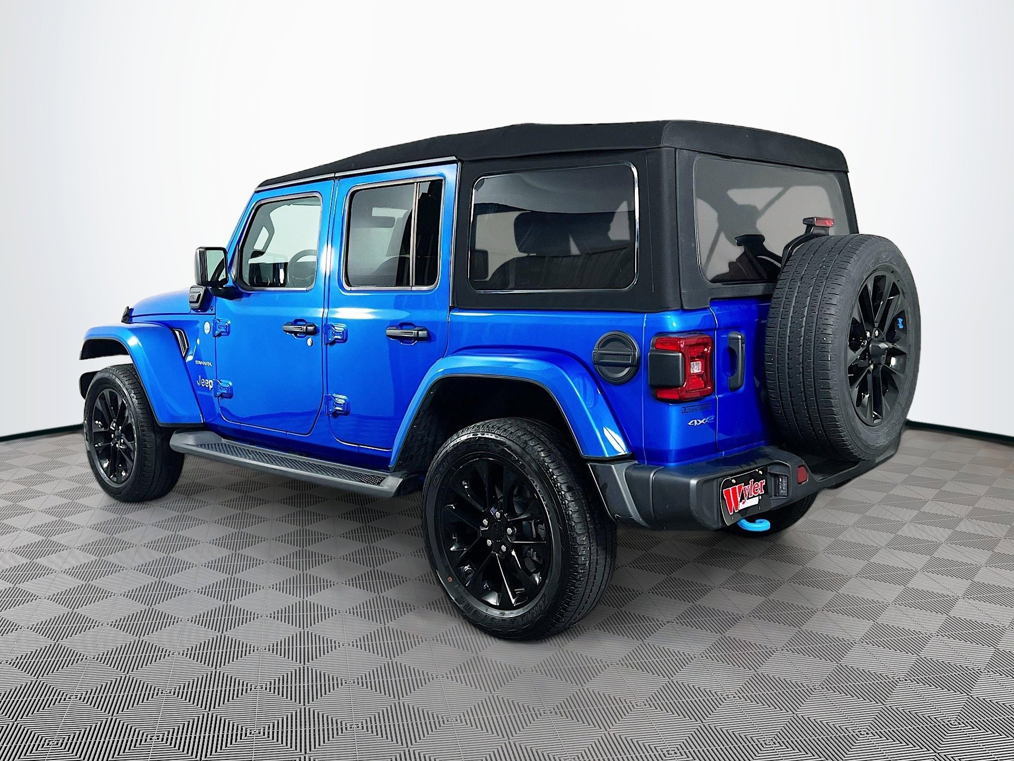 Used 2023 Jeep Wrangler Sahara w/ Cold Weather Group image 29