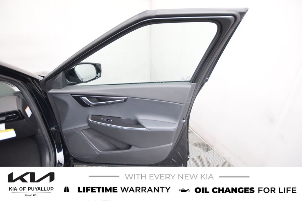 New 2025 Kia EV6 Wind image 15