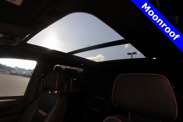 Used 2023 GMC Yukon XL AT4 w/ Technology Package image 3