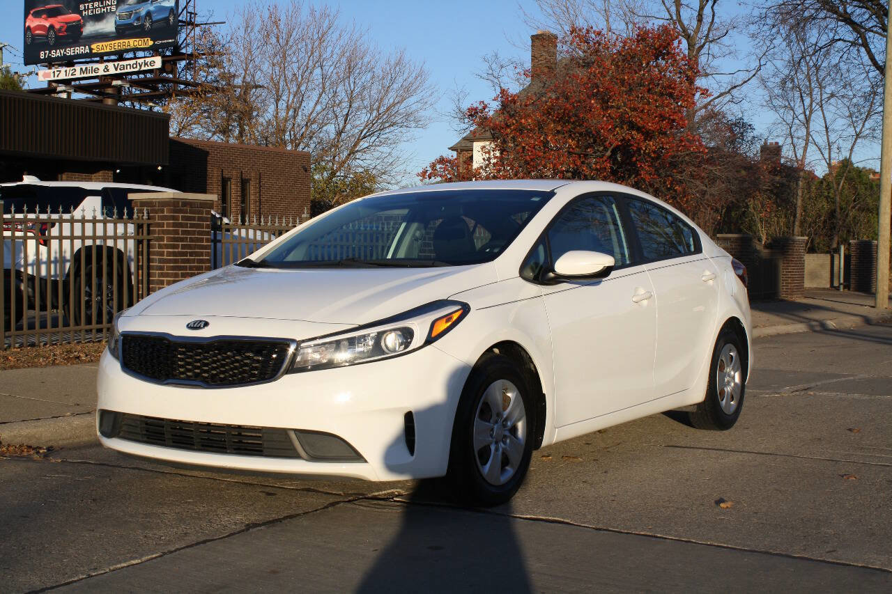 Used 2017 Kia Forte LX image 2