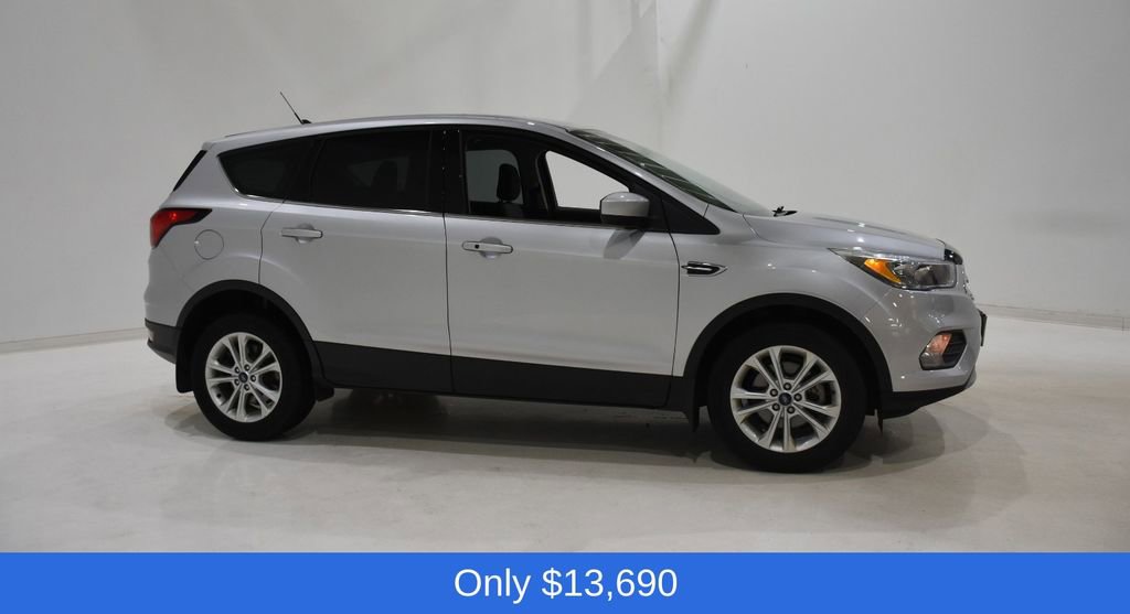 Used 2019 Ford Escape SE FWD image 3