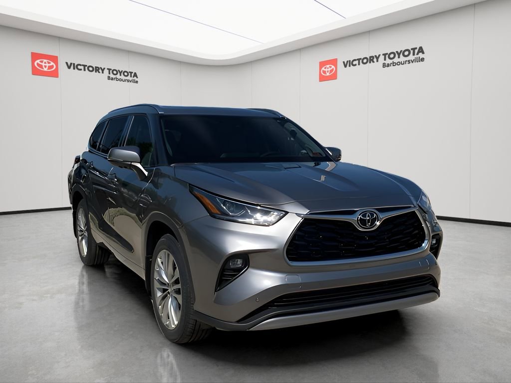 New 2025 Toyota Highlander Platinum image 1